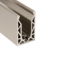 Bundmonteret profil i aluminium